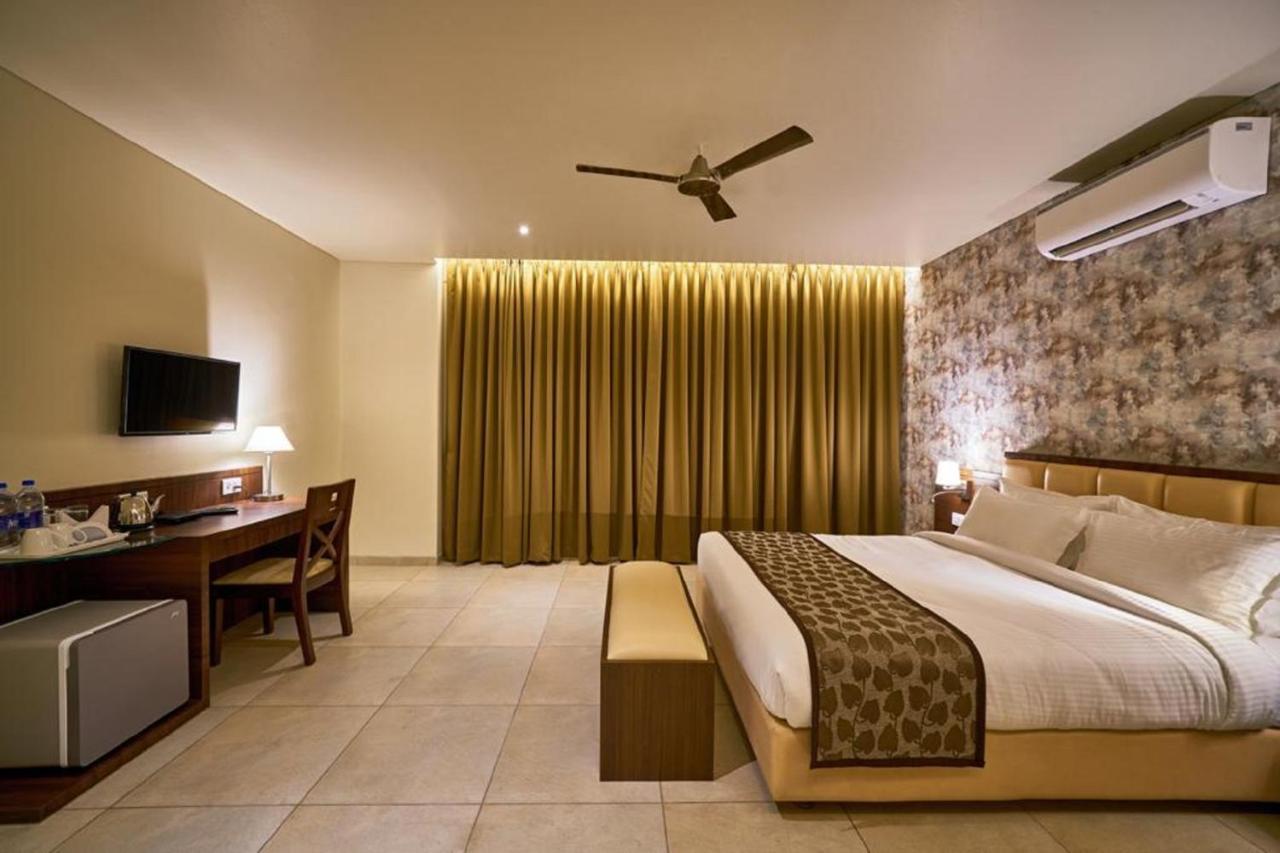 Hotel Shlok Colhapur Exterior foto